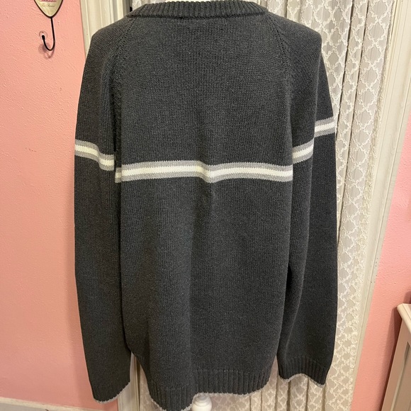 Sweater - Picture 2 of 6